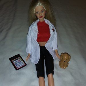 Vintage 2000 Pet Doctor Barbie
